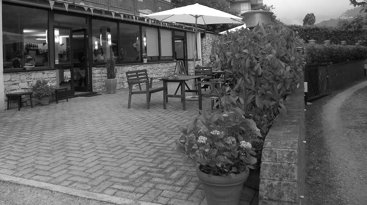 东塞斯特里 Santa Vittoria Camping酒店 营地